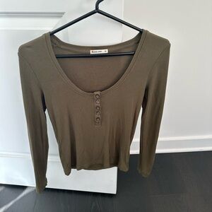 Marine Layer Olive Buttoned Long Sleeve Top